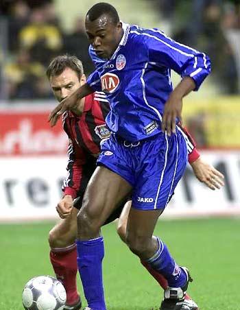 走出国门 走出国门